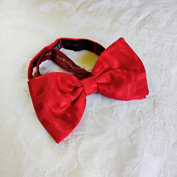 Brioni Vibrant Red Bow Tie